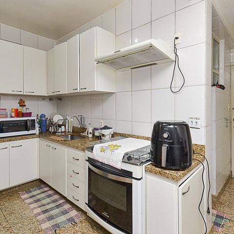 Apartamento à venda com 200m², 4 quartos e 2 vagasCozinha