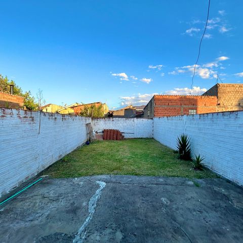 Casa à venda com 60m², 2 quartos e 2 vagas Casa à venda com 60m², 2 quartos e 2 vagasPátio