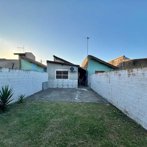 Casa à venda com 60m², 2 quartos e 2 vagas Casa à venda com 60m², 2 quartos e 2 vagasPátio