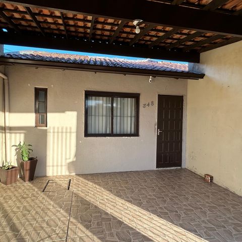 Casa à venda com 60m², 2 quartos e 2 vagas Casa à venda com 60m², 2 quartos e 2 vagasFachada
