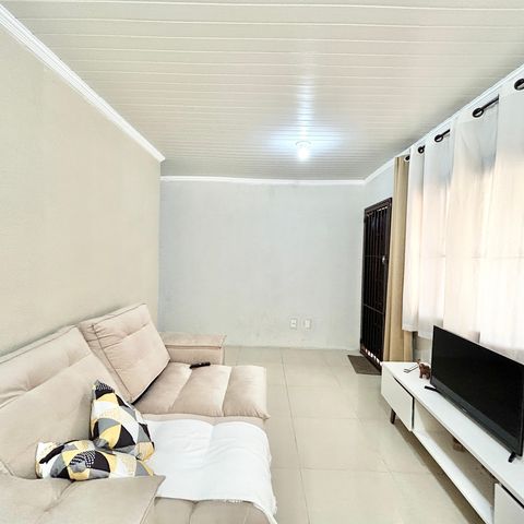 Casa à venda com 60m², 2 quartos e 2 vagas Casa à venda com 60m², 2 quartos e 2 vagasSala