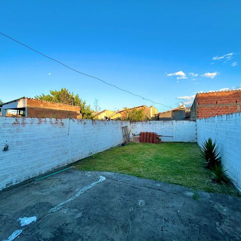 Casa à venda com 60m², 2 quartos e 2 vagas Casa à venda com 60m², 2 quartos e 2 vagasPátio
