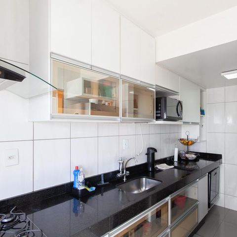 Apartamento à venda com 145m², 3 quartos e 3 vagas Apartamento à venda com 145m², 3 quartos e 3 vagasCozinha e Área de Serviço