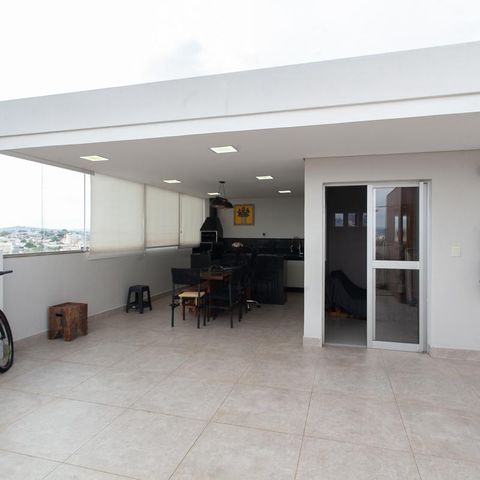 Apartamento à venda com 145m², 3 quartos e 3 vagas Apartamento à venda com 145m², 3 quartos e 3 vagasCobertura