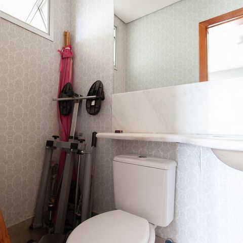 Apartamento à venda com 145m², 3 quartos e 3 vagas Apartamento à venda com 145m², 3 quartos e 3 vagasLavabo