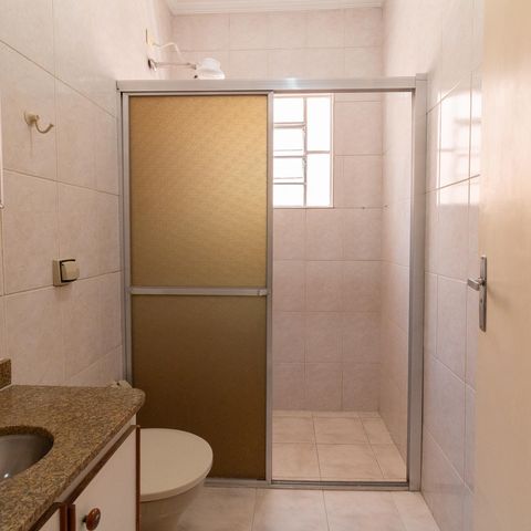 Casa à venda com 200m², 3 quartos e 3 vagasBanheiro