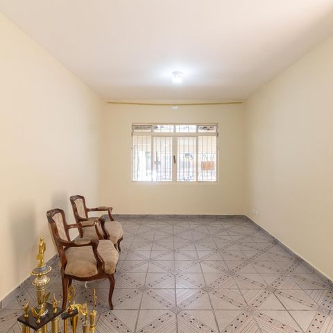 Casa à venda com 200m², 3 quartos e 3 vagasSala