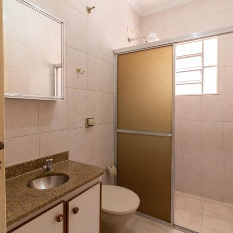 Casa à venda com 200m², 3 quartos e 3 vagasBanheiro