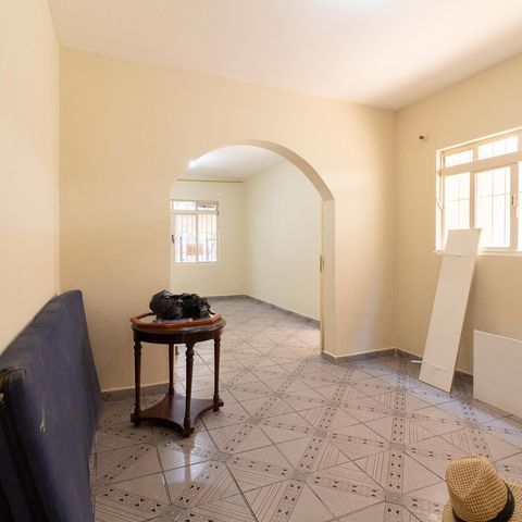 Casa à venda com 200m², 3 quartos e 3 vagasSala
