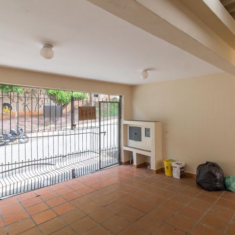 Casa à venda com 200m², 3 quartos e 3 vagasGaragem