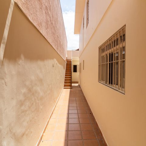 Casa à venda com 200m², 3 quartos e 3 vagasCorredor