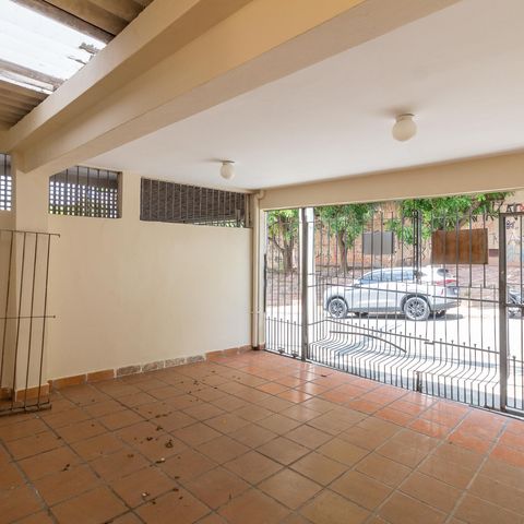 Casa à venda com 200m², 3 quartos e 3 vagasGaragem