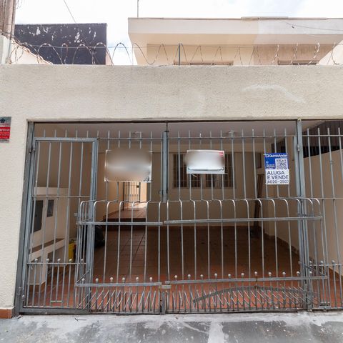 Casa à venda com 200m², 3 quartos e 3 vagasFachada