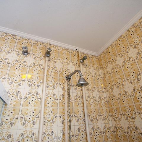 Casa à venda com 350m², 3 quartos e 5 vagas Casa à venda com 350m², 3 quartos e 5 vagasbanheiro corredor
