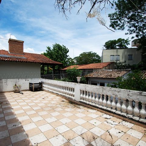 Casa à venda com 350m², 3 quartos e 5 vagas Casa à venda com 350m², 3 quartos e 5 vagasvaranda quarto 3