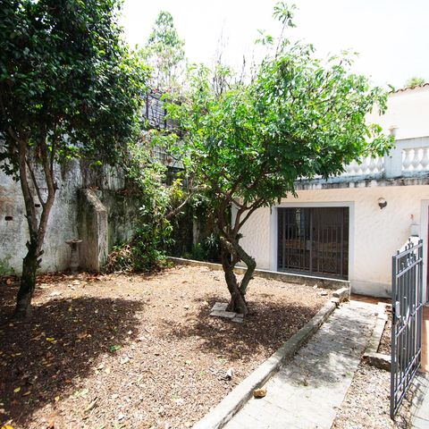 Casa à venda com 350m², 3 quartos e 5 vagas Casa à venda com 350m², 3 quartos e 5 vagasquintal e edicula quarto de serviço