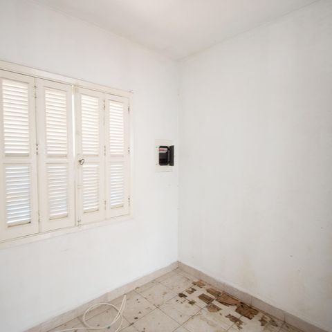 Casa à venda com 350m², 3 quartos e 5 vagas Casa à venda com 350m², 3 quartos e 5 vagasedicula quarto de serviço