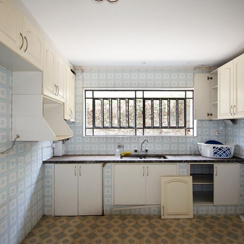 Casa à venda com 350m², 3 quartos e 5 vagas Casa à venda com 350m², 3 quartos e 5 vagascozinha