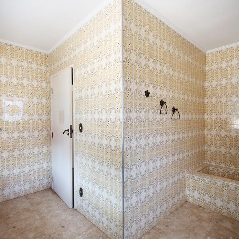 Casa à venda com 350m², 3 quartos e 5 vagas Casa à venda com 350m², 3 quartos e 5 vagasbanheiro corredor