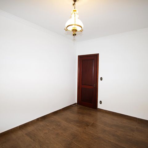 Casa à venda com 350m², 3 quartos e 5 vagas Casa à venda com 350m², 3 quartos e 5 vagasSala 2