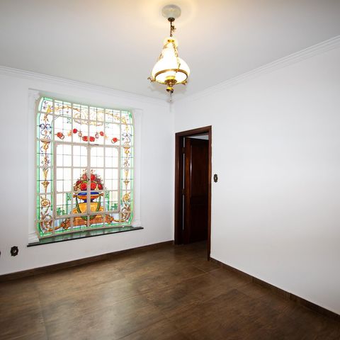 Casa à venda com 350m², 3 quartos e 5 vagas Casa à venda com 350m², 3 quartos e 5 vagasSala 2