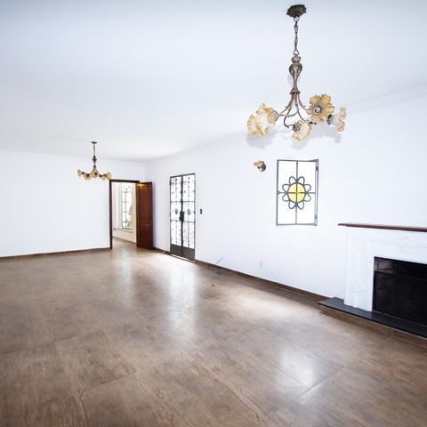 Casa à venda com 350m², 3 quartos e 5 vagas Casa à venda com 350m², 3 quartos e 5 vagasSala 1