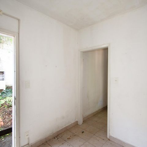 Casa à venda com 350m², 3 quartos e 5 vagas Casa à venda com 350m², 3 quartos e 5 vagasedicula quarto de serviço