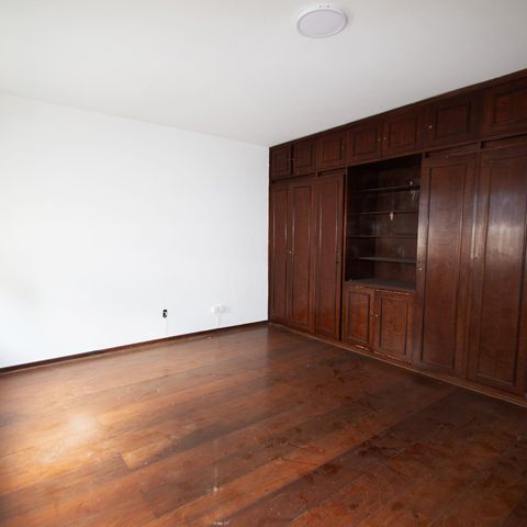 Casa à venda com 350m², 3 quartos e 5 vagas Casa à venda com 350m², 3 quartos e 5 vagasquarto 2