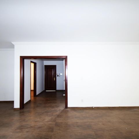 Casa à venda com 350m², 3 quartos e 5 vagas Casa à venda com 350m², 3 quartos e 5 vagasSala 1