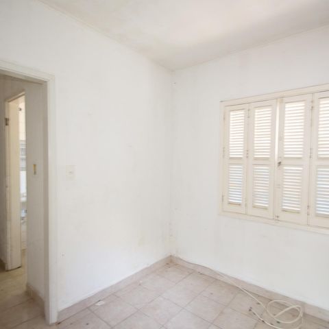 Casa à venda com 350m², 3 quartos e 5 vagas Casa à venda com 350m², 3 quartos e 5 vagasedicula quarto de serviço