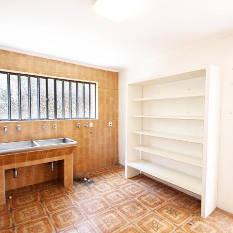 Casa à venda com 350m², 3 quartos e 5 vagas Casa à venda com 350m², 3 quartos e 5 vagaslavanderia