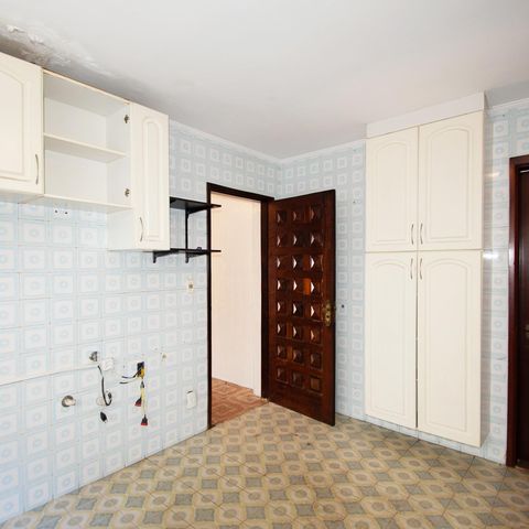 Casa à venda com 350m², 3 quartos e 5 vagas Casa à venda com 350m², 3 quartos e 5 vagascozinha