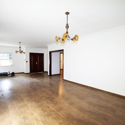 Casa à venda com 350m², 3 quartos e 5 vagas Casa à venda com 350m², 3 quartos e 5 vagasSala 1