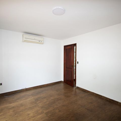 Casa à venda com 350m², 3 quartos e 5 vagas Casa à venda com 350m², 3 quartos e 5 vagasSala 3