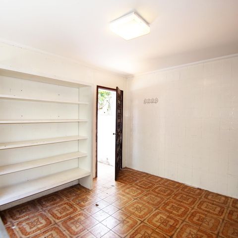 Casa à venda com 350m², 3 quartos e 5 vagas Casa à venda com 350m², 3 quartos e 5 vagaslavanderia