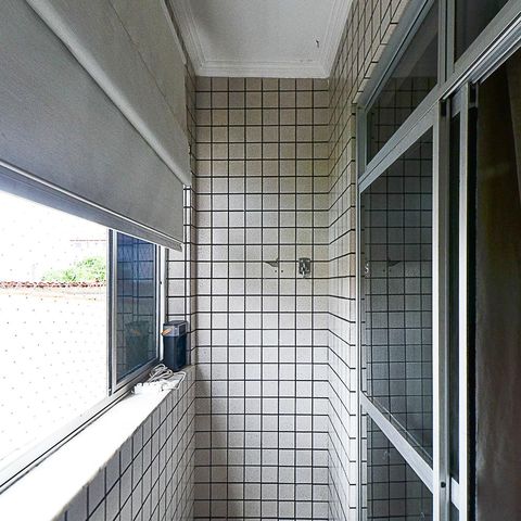 Apartamento à venda com 197m², 3 quartos e 2 vagas Apartamento à venda com 197m², 3 quartos e 2 vagasQuarto 1 - Varanda