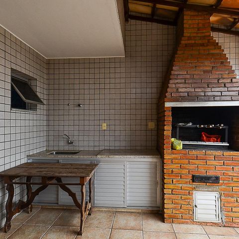 Apartamento à venda com 197m², 3 quartos e 2 vagas Apartamento à venda com 197m², 3 quartos e 2 vagasCobertura