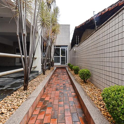 Apartamento à venda com 197m², 3 quartos e 2 vagas Apartamento à venda com 197m², 3 quartos e 2 vagasEntrada