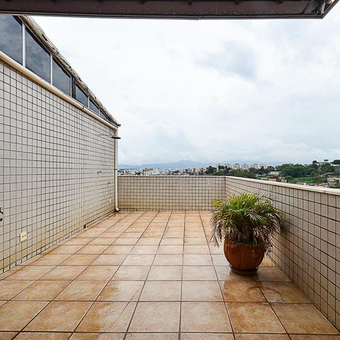 Apartamento à venda com 197m², 3 quartos e 2 vagas Apartamento à venda com 197m², 3 quartos e 2 vagasCobertura