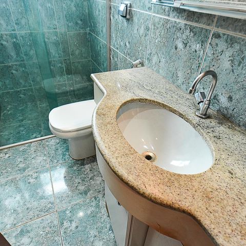 Apartamento à venda com 197m², 3 quartos e 2 vagas Apartamento à venda com 197m², 3 quartos e 2 vagasBanheiro