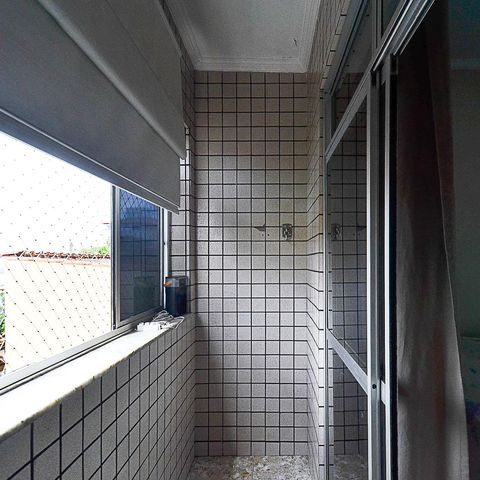 Apartamento à venda com 197m², 3 quartos e 2 vagas Apartamento à venda com 197m², 3 quartos e 2 vagasQuarto 1 - Varanda