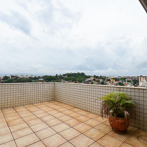 Apartamento à venda com 197m², 3 quartos e 2 vagas Apartamento à venda com 197m², 3 quartos e 2 vagasCobertura
