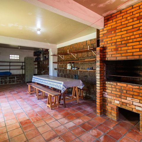 Casa à venda com 160m², 4 quartos e 2 vagas Casa à venda com 160m², 4 quartos e 2 vagasGaragem