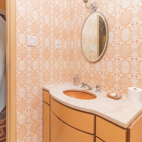 Casa à venda com 160m², 4 quartos e 2 vagas Casa à venda com 160m², 4 quartos e 2 vagasBanheiro Social