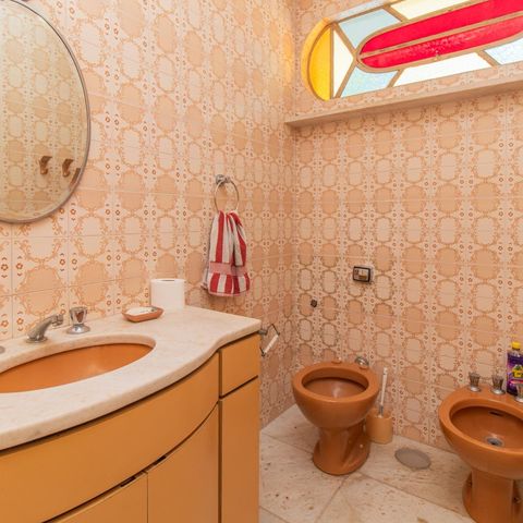 Casa à venda com 160m², 4 quartos e 2 vagas Casa à venda com 160m², 4 quartos e 2 vagasBanheiro Social