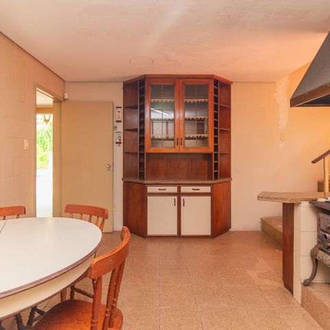 Casa à venda com 160m², 4 quartos e 2 vagas Casa à venda com 160m², 4 quartos e 2 vagasCozinha