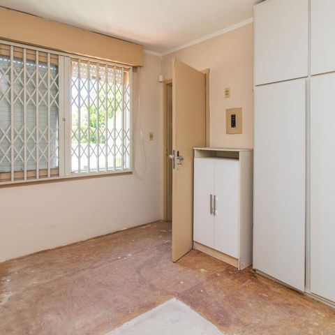 Casa à venda com 160m², 4 quartos e 2 vagas Casa à venda com 160m², 4 quartos e 2 vagasQuarto 4 - Suíte