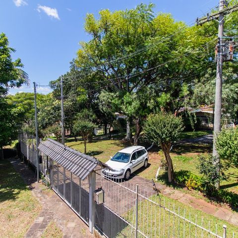 Casa à venda com 160m², 4 quartos e 2 vagas Casa à venda com 160m², 4 quartos e 2 vagasTerraço