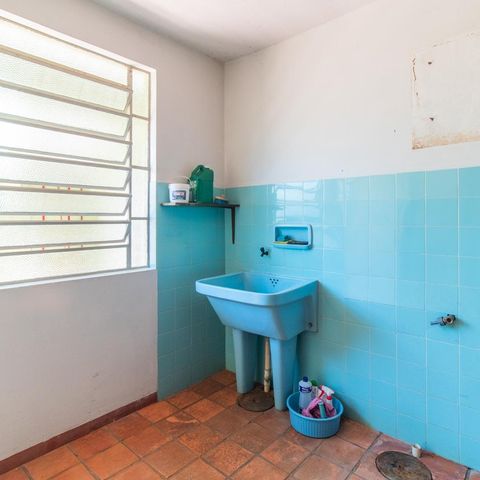 Casa à venda com 160m², 4 quartos e 2 vagas Casa à venda com 160m², 4 quartos e 2 vagasÁrea de Serviço