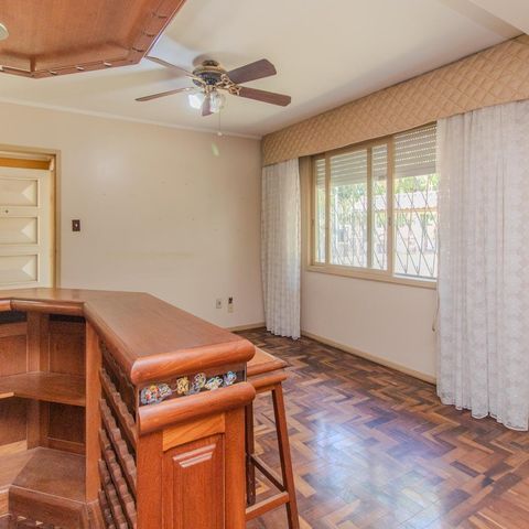 Casa à venda com 160m², 4 quartos e 2 vagas Casa à venda com 160m², 4 quartos e 2 vagasSala